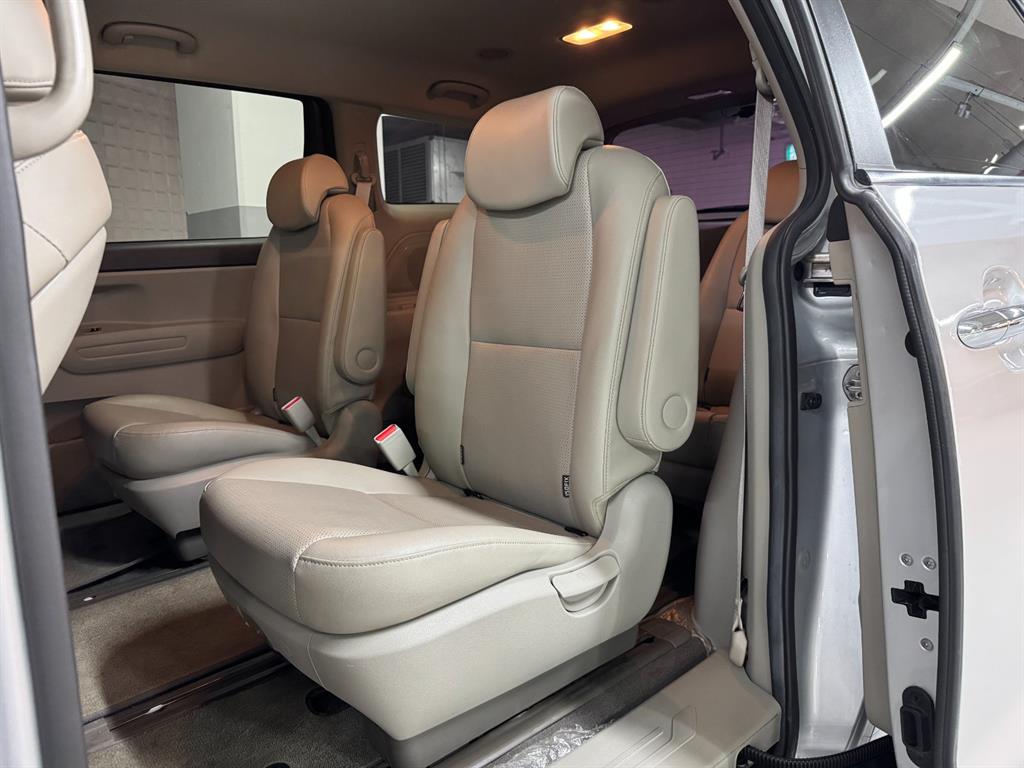 KIA Carnival - Vista 7