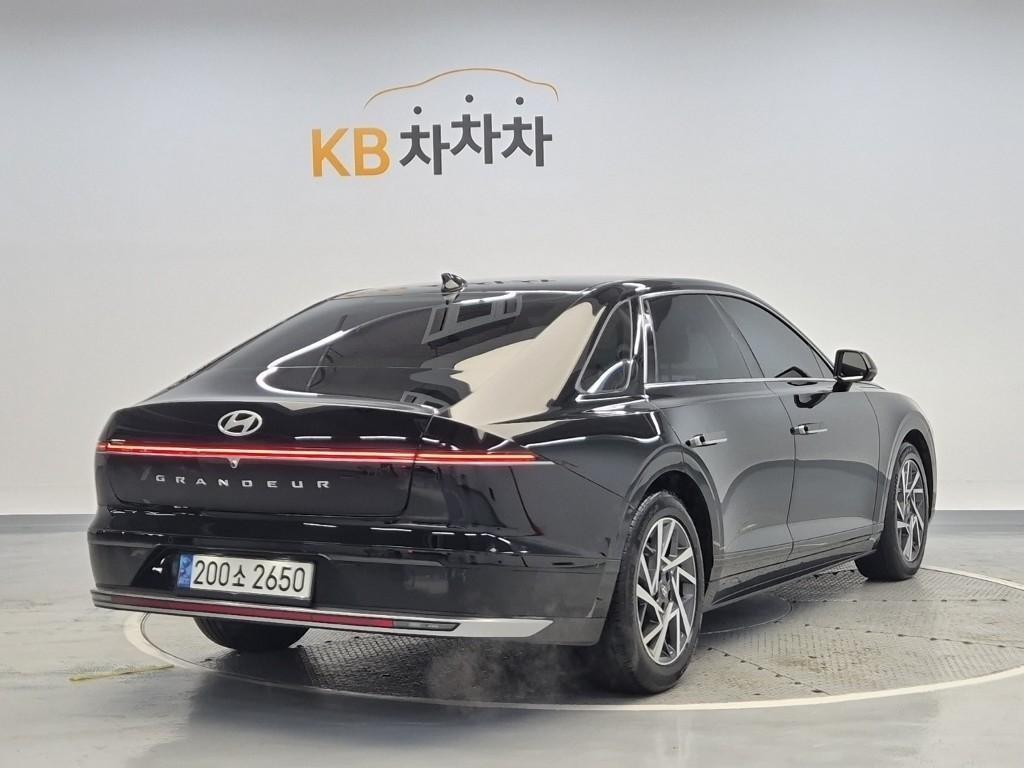 HYUNDAI Grandeur - Vista 3