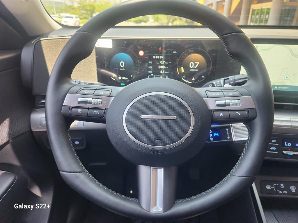 HYUNDAI Kona - Vista 12
