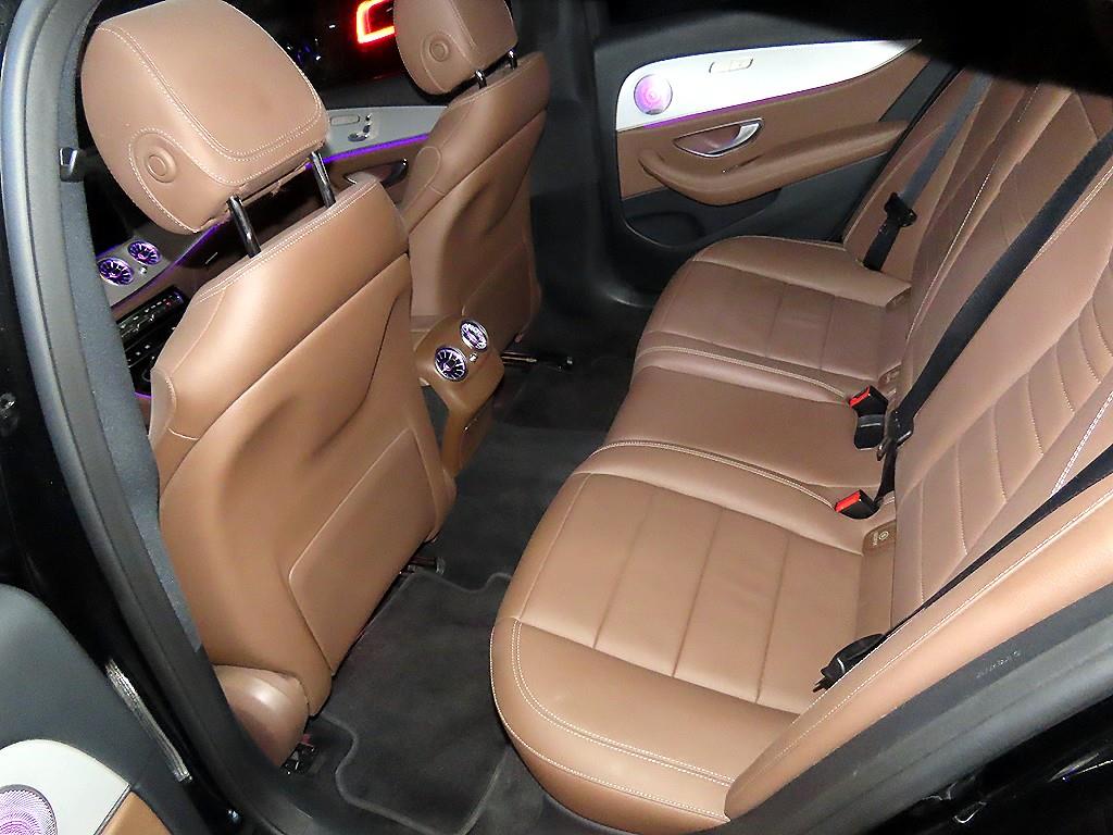 Mercedes Benz E class - Vista 7