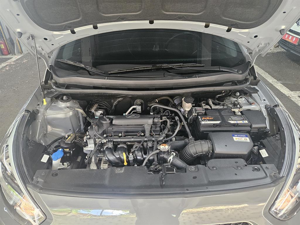 HYUNDAI Accent - Vista 10