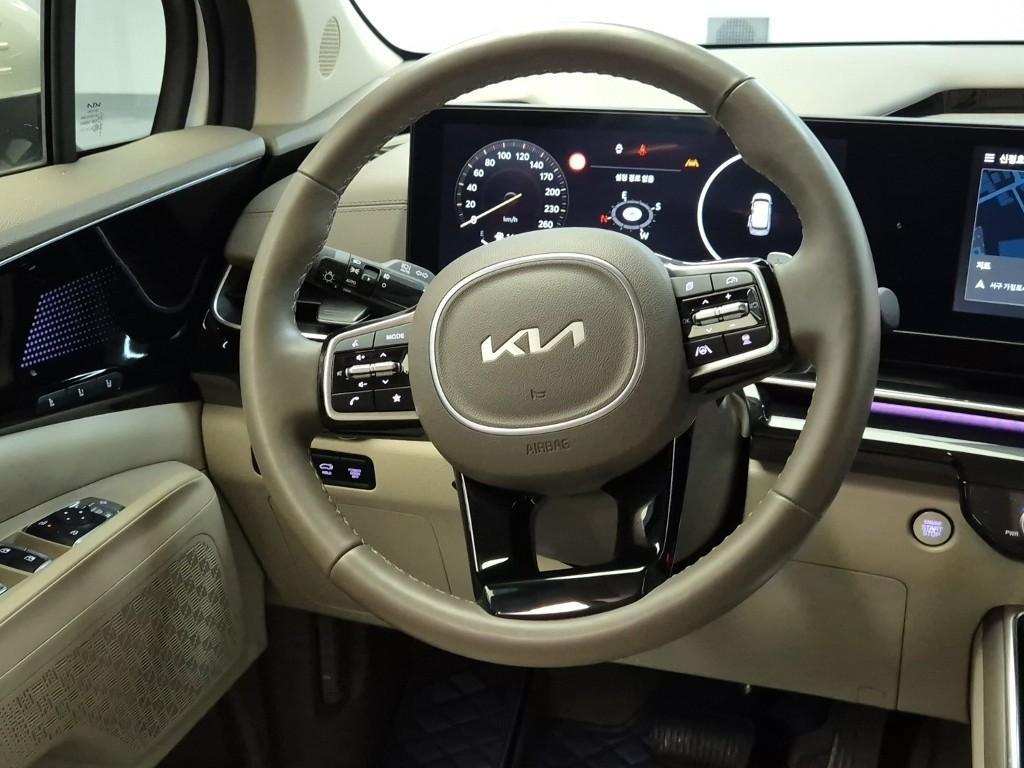 KIA Carnival - Vista 9