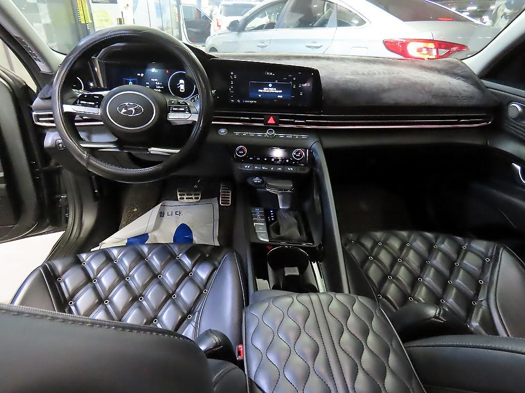 HYUNDAI Avante - Vista 10