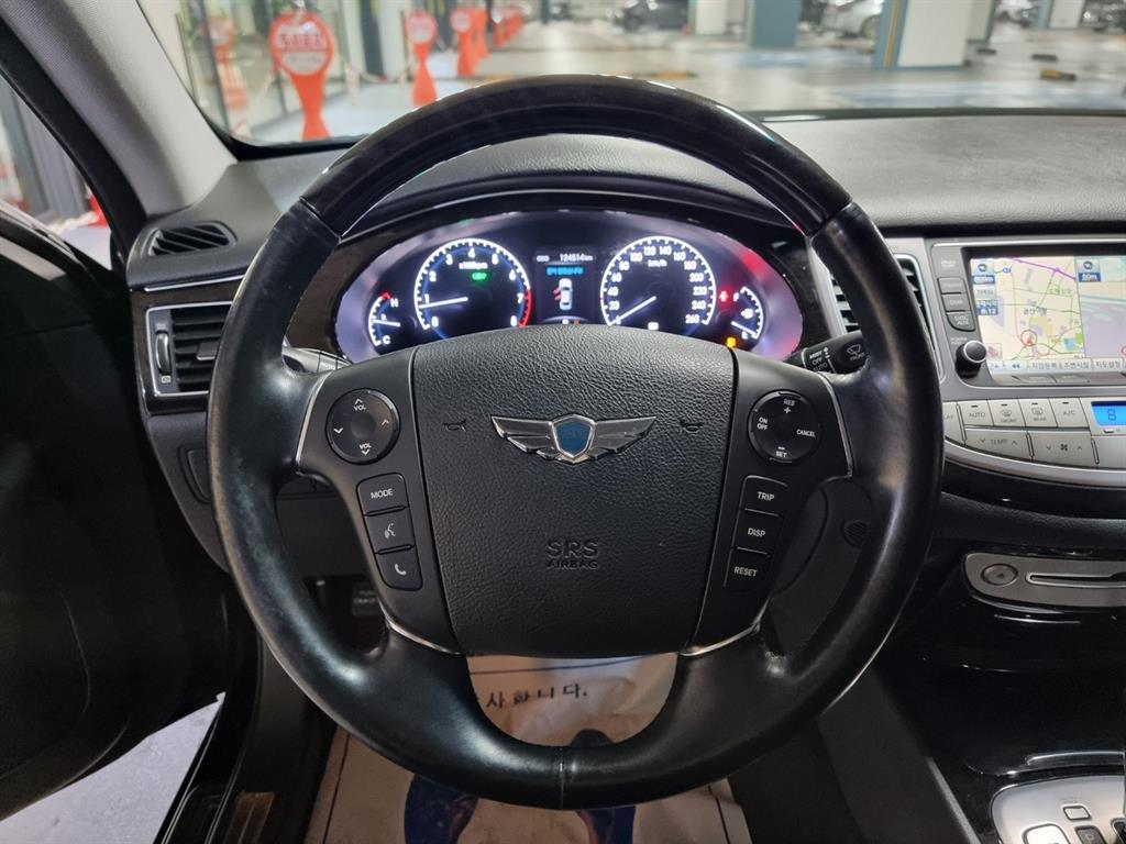 HYUNDAI Genesis - Vista 8
