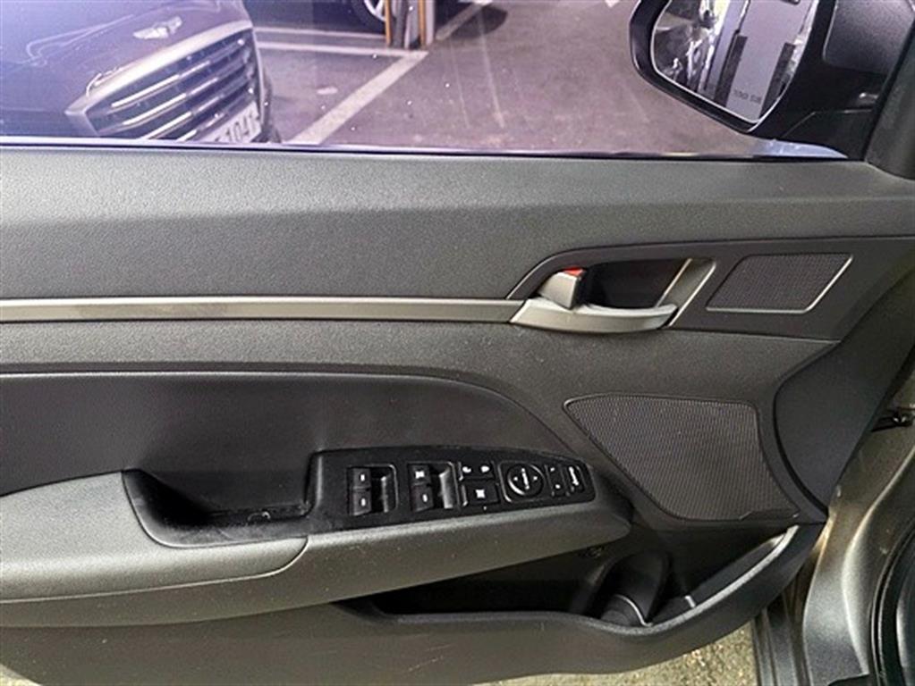 HYUNDAI Avante 2018 Gris - Importación desde Corea - HF Imports Iquique - Foto 16