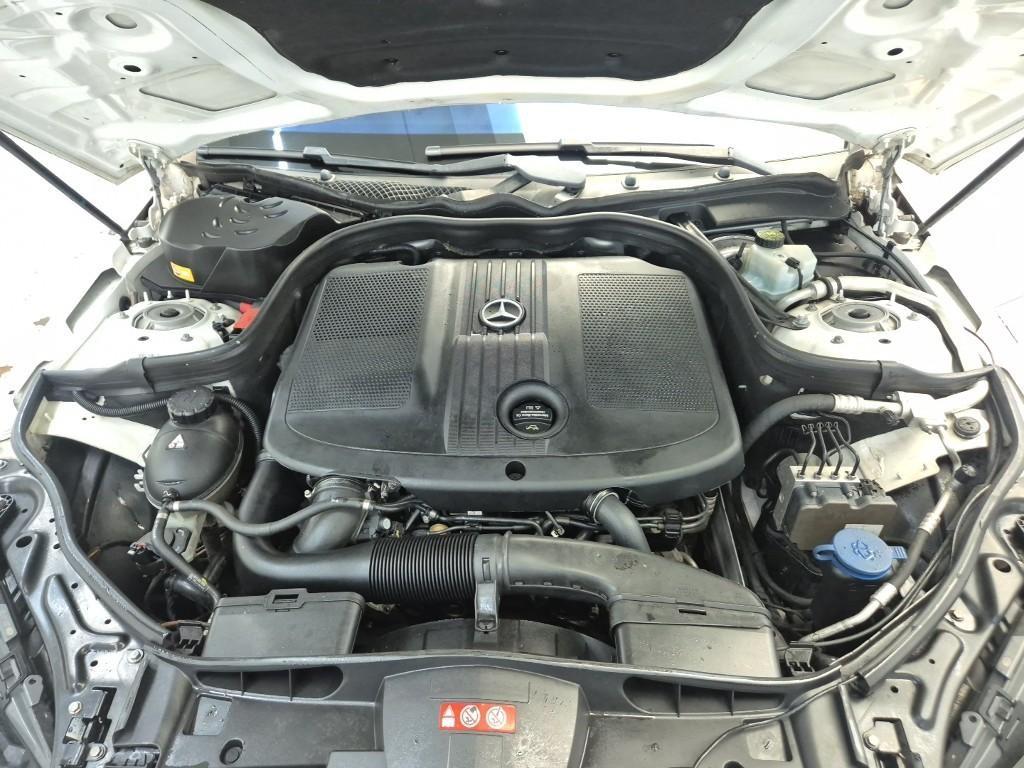 Mercedes Benz E class - Vista 5