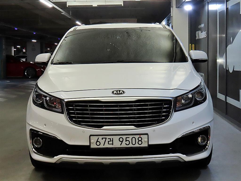 KIA Carnival - Vista 2