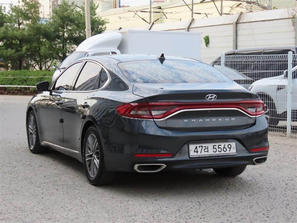 HYUNDAI Grandeur - Vista 5