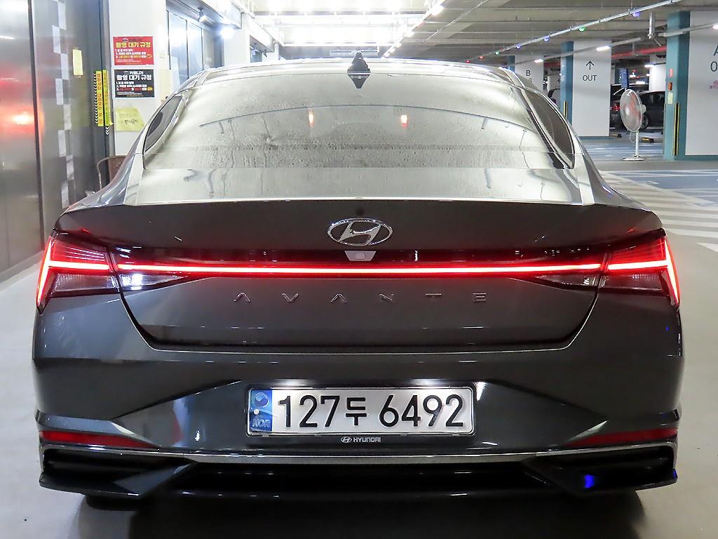 HYUNDAI Avante - Vista 5