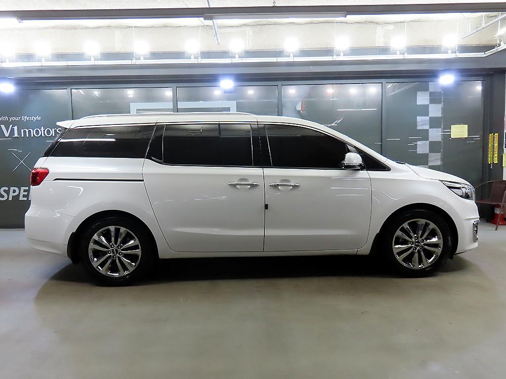 KIA Carnival - Vista 3
