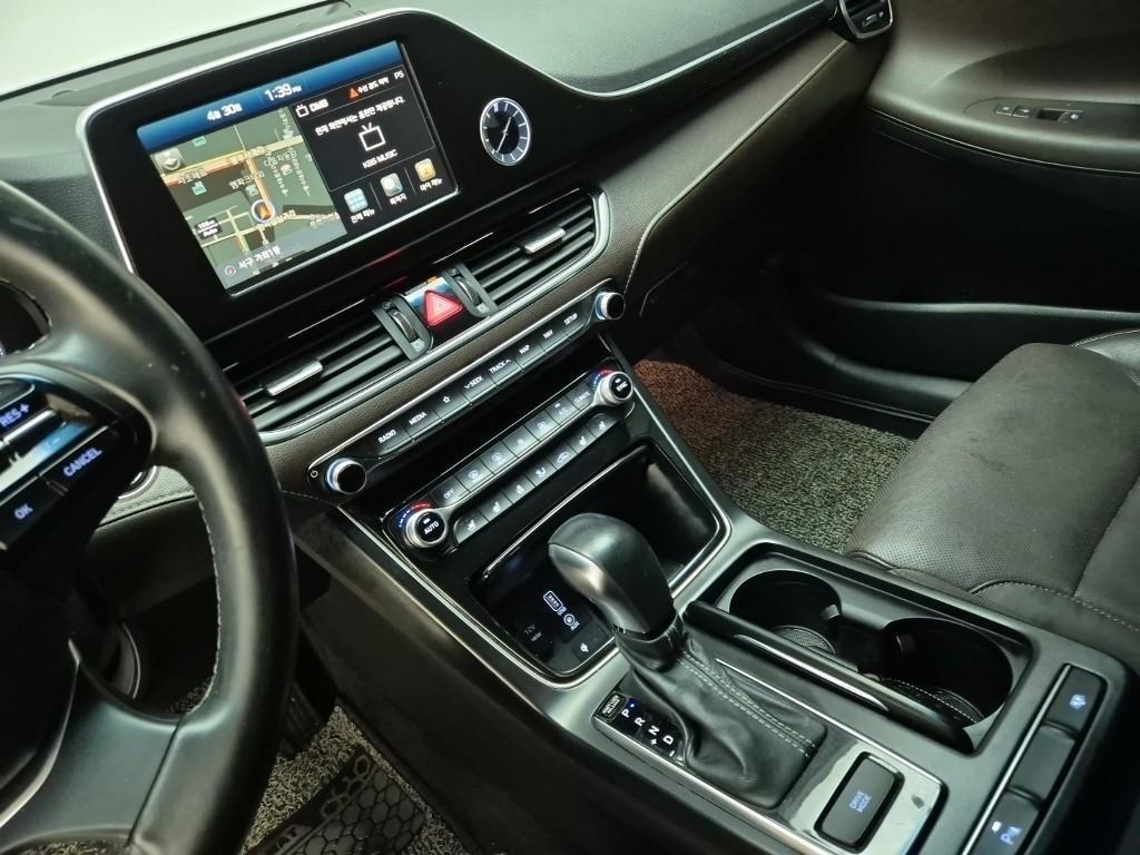 HYUNDAI Grandeur - Vista 10