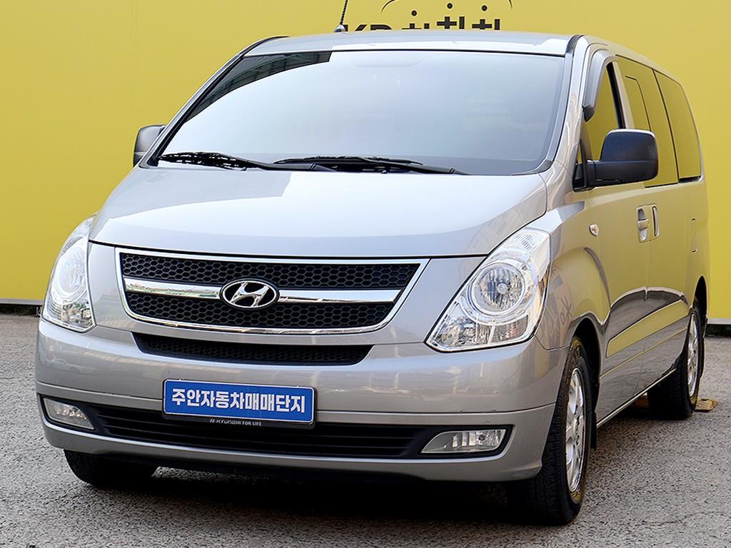 HYUNDAI Starex - Vista 3