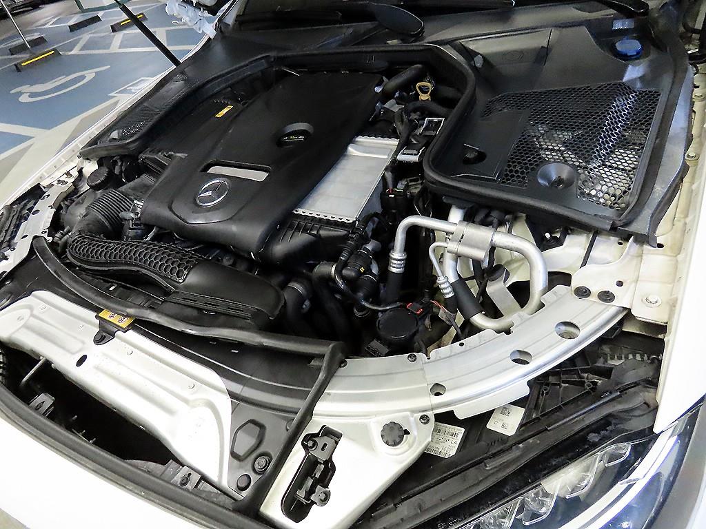 Mercedes Benz C Class 2018 Blanco - Importación desde Corea - HF Imports Iquique - Foto 19