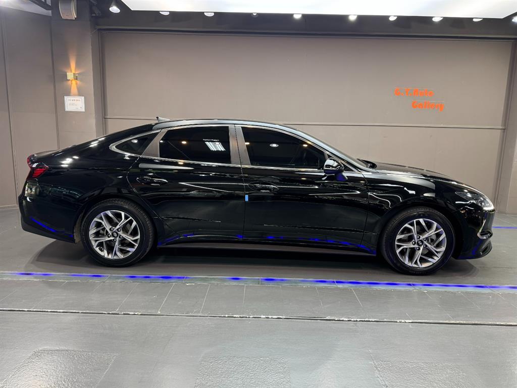 HYUNDAI Sonata - Vista 3