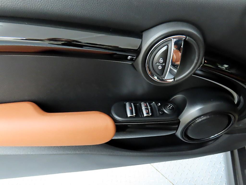Mini Cooper Convertible - Vista 11
