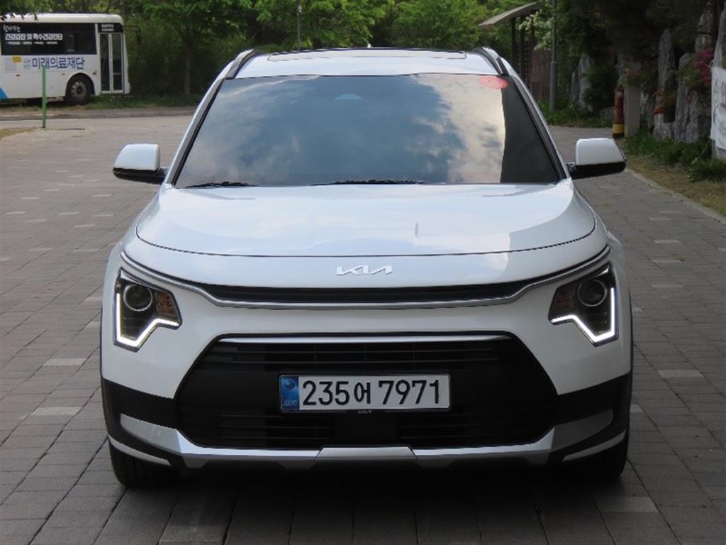 KIA Niro 2025 Blanco - Importación desde Corea - HF Imports Iquique - Foto 1