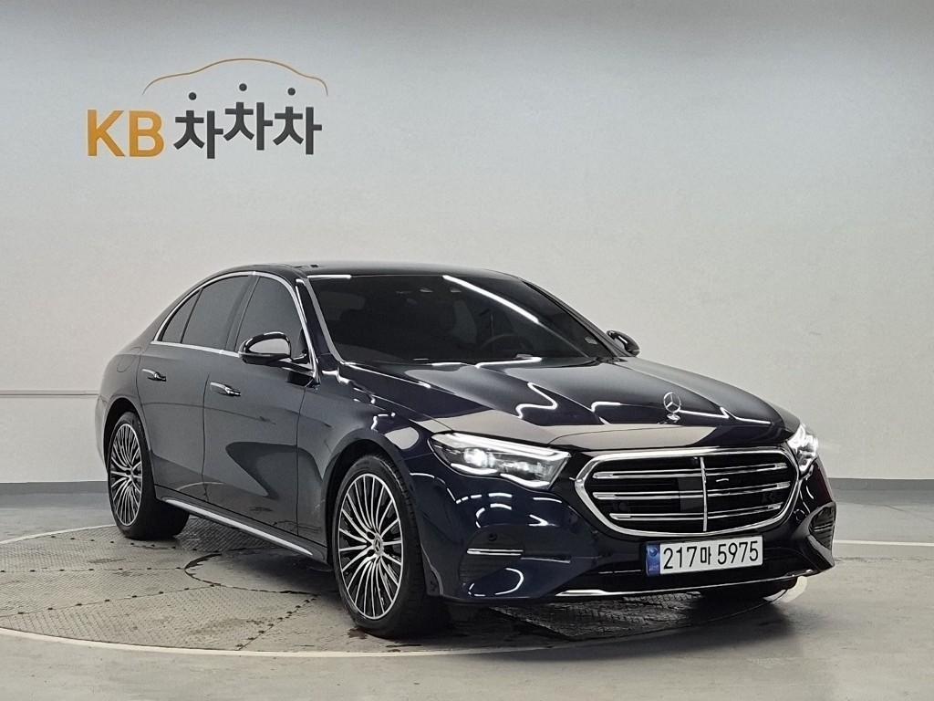 Mercedes Benz E class - Vista 4