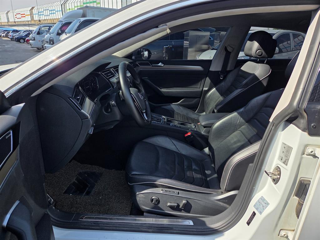 Volkswagen Arteon - Vista 6
