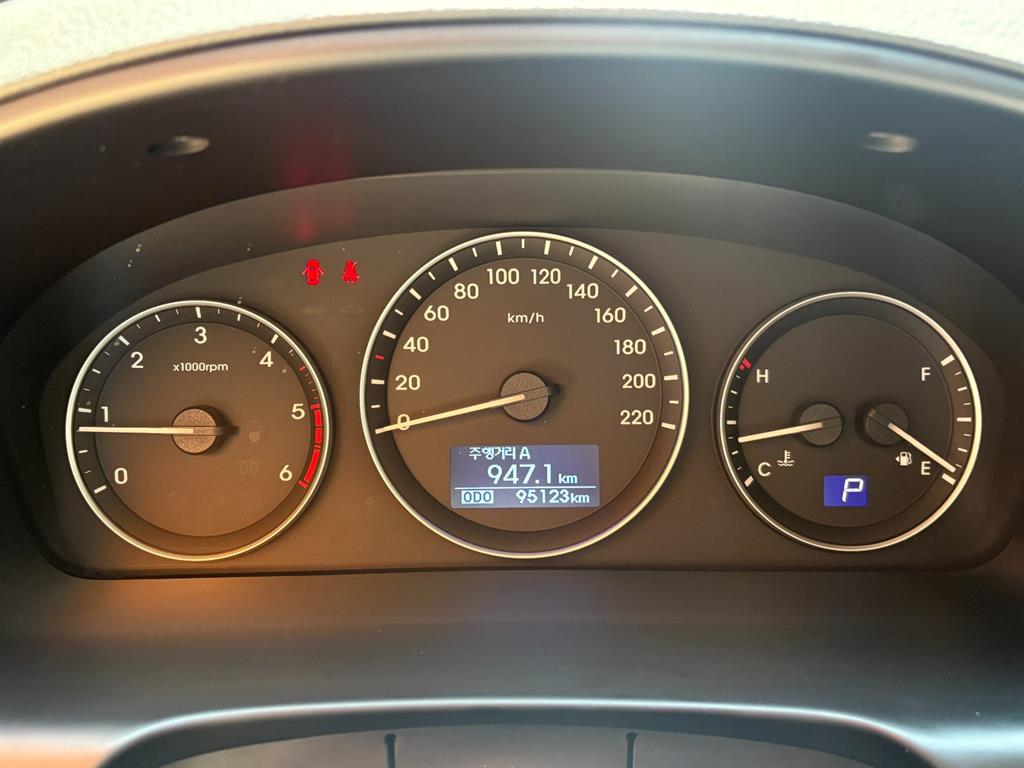 HYUNDAI Starex - Vista 6
