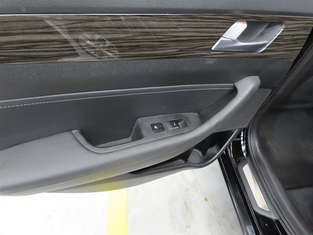 HYUNDAI Sonata - Vista 12
