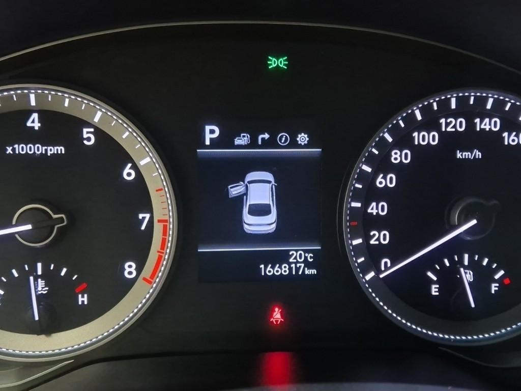 HYUNDAI Grandeur - Vista 6