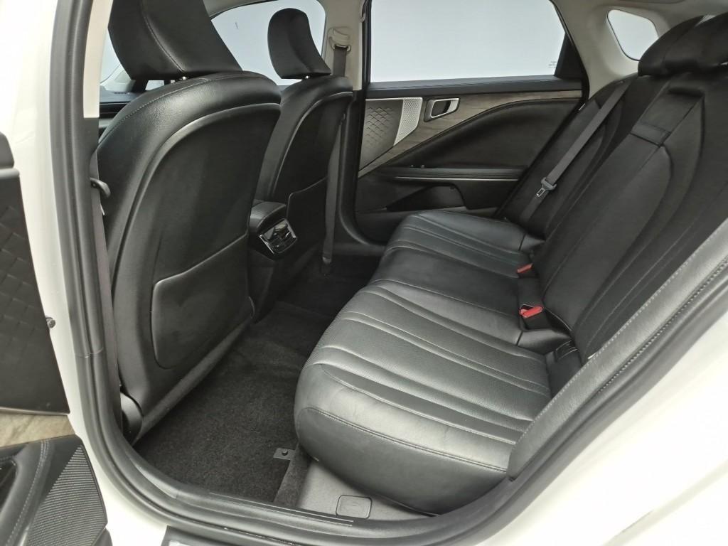KIA K8 - Vista 12