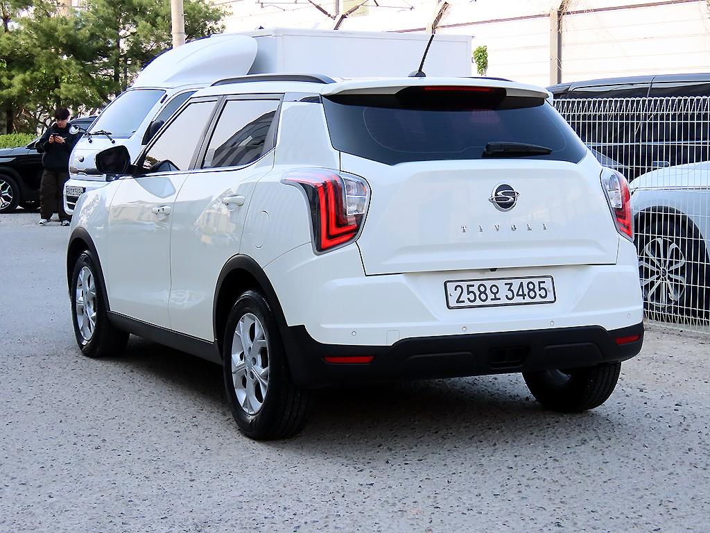 Ssangyong Tivoli - Vista 3