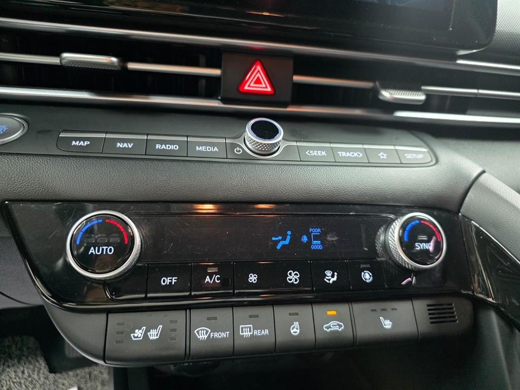 HYUNDAI Avante - Vista 10