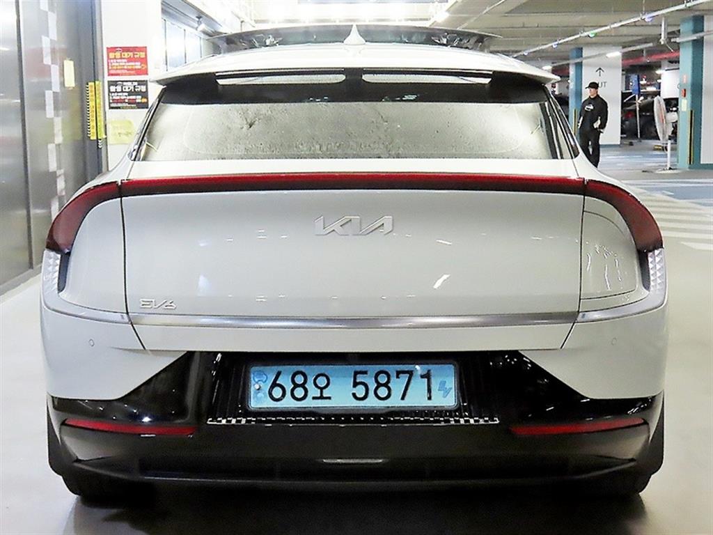 KIA EV6 - Vista 5