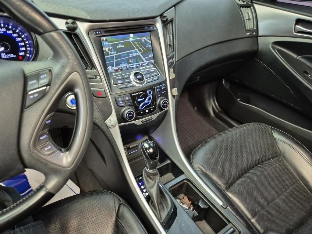 HYUNDAI Sonata - Vista 10