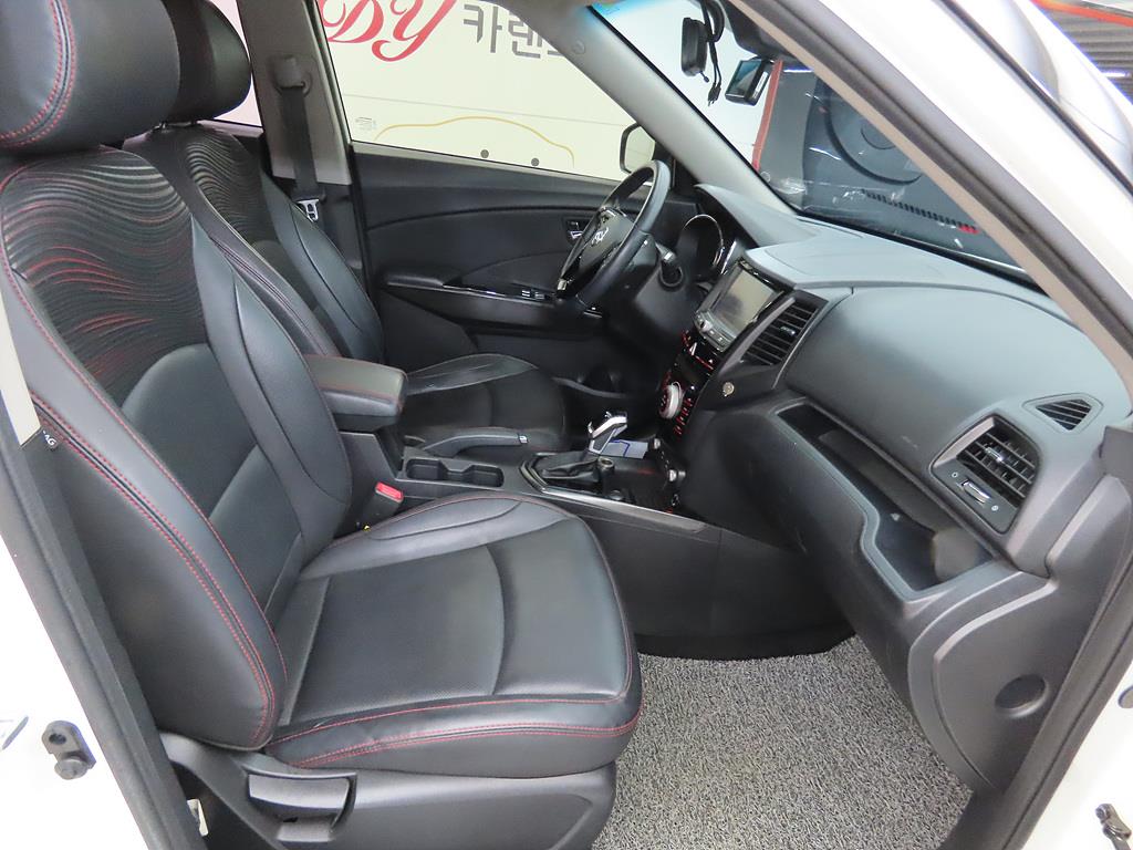 Ssangyong Tivoli - Vista 12