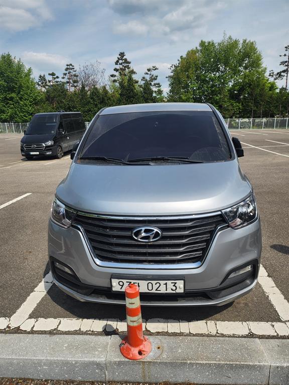 HYUNDAI Starex 2019 Plateado - Importación desde Corea - HF Imports Iquique - Foto 1