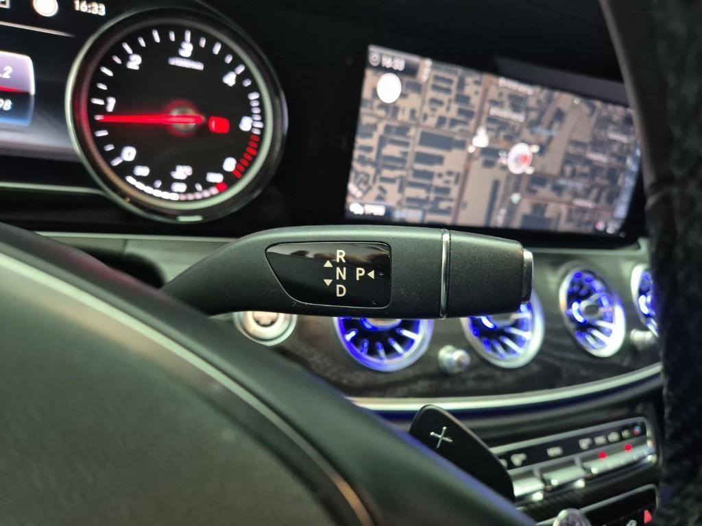 Mercedes Benz E class - Vista 8