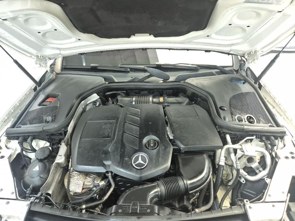 Mercedes Benz E class - Vista 5