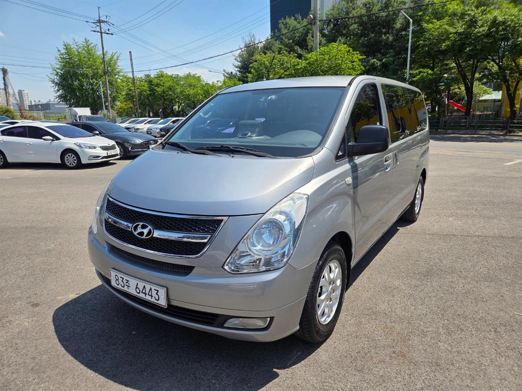 HYUNDAI Starex - Vista 2
