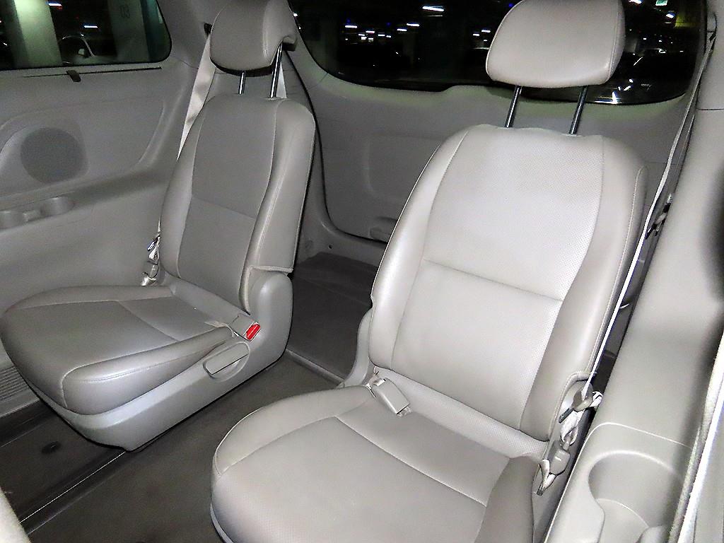 KIA Carnival - Vista 8