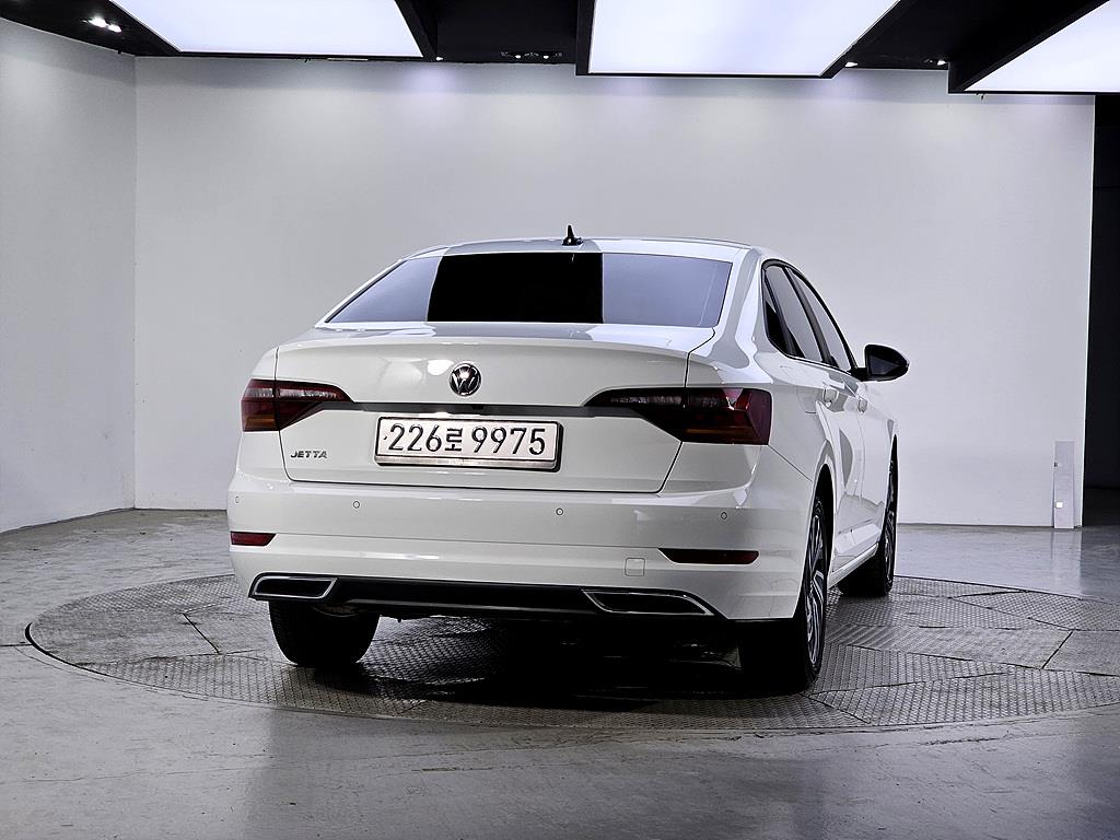 Volkswagen Jetta - Vista 3