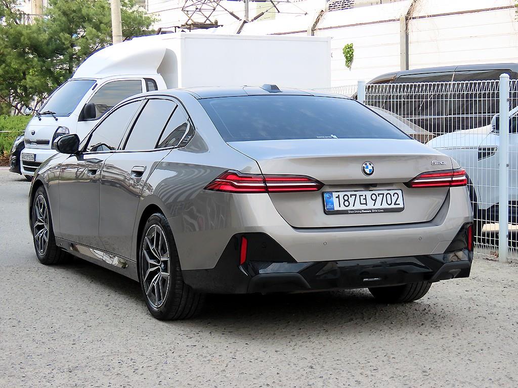 BMW 5 Series - Vista 3