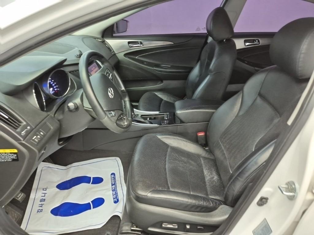 HYUNDAI Sonata - Vista 11