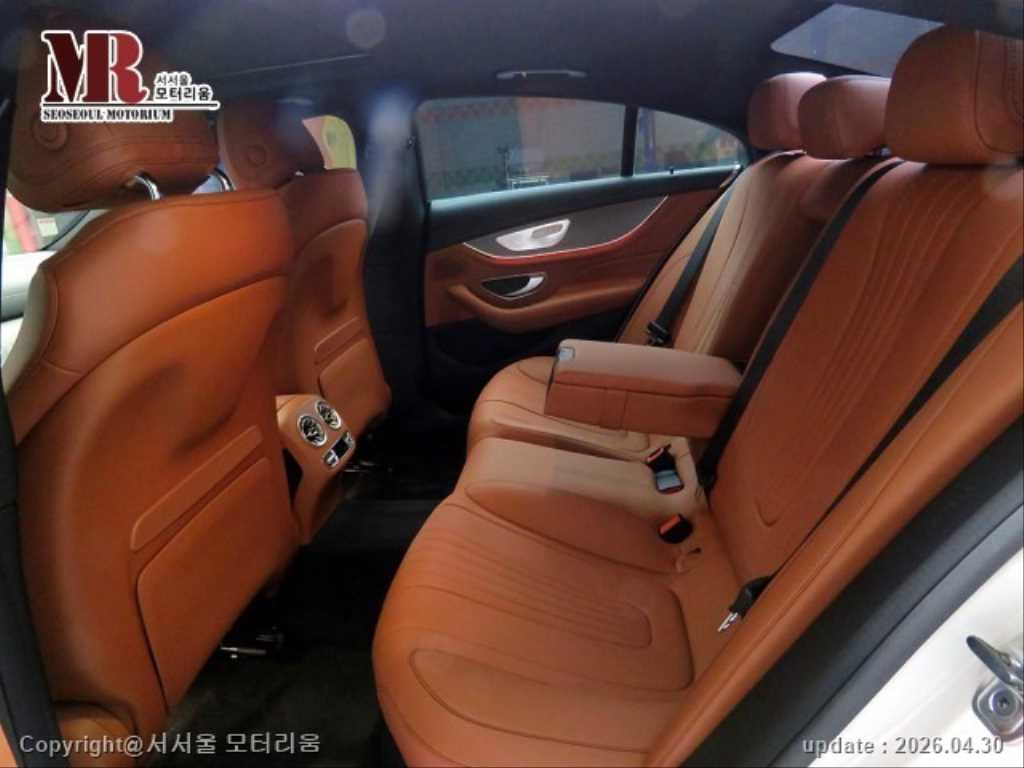Mercedes Benz CLS Class - Vista 6
