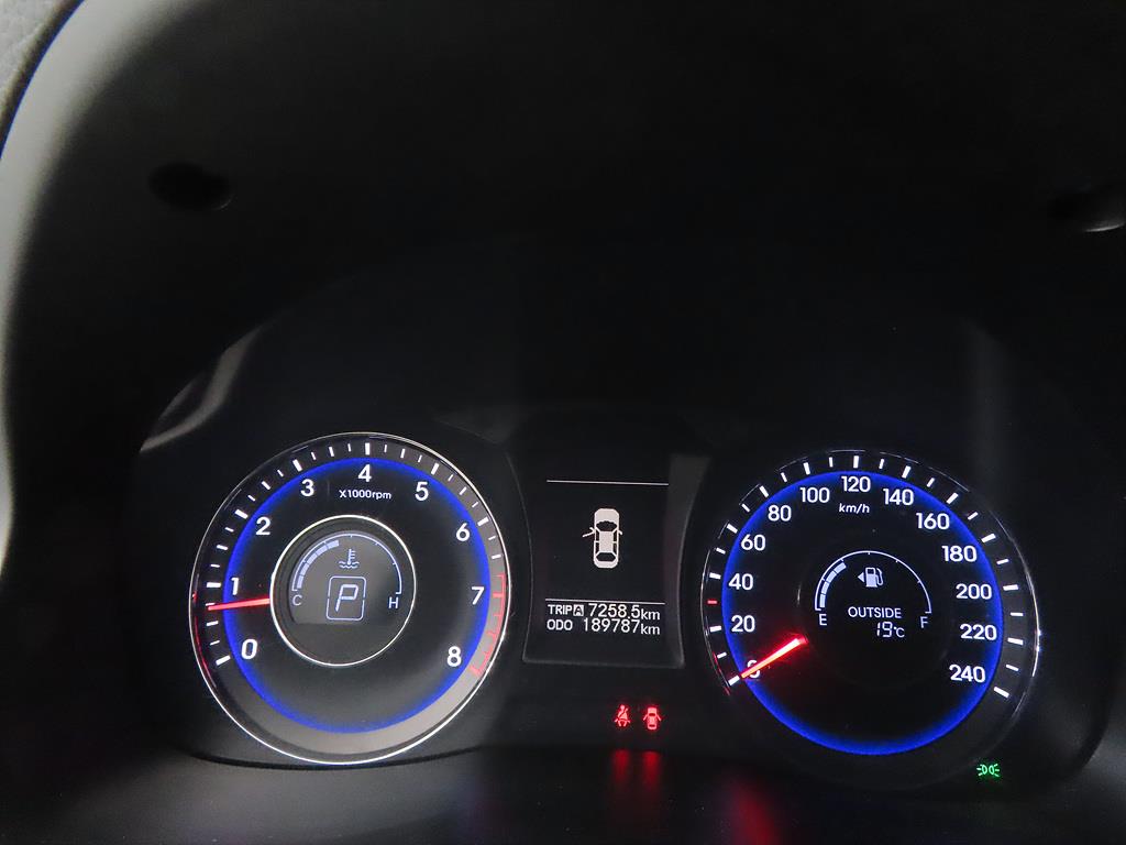 HYUNDAI i40 - Vista 9