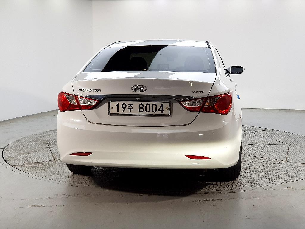 HYUNDAI Sonata - Vista 3