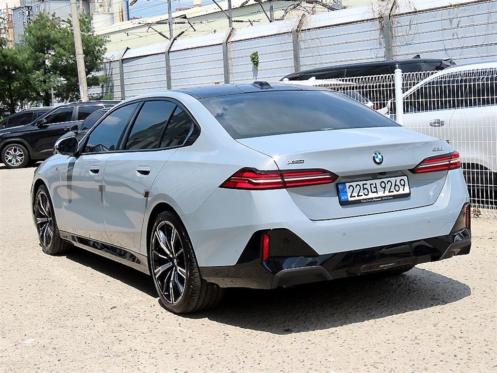 BMW 5 Series - Vista 3