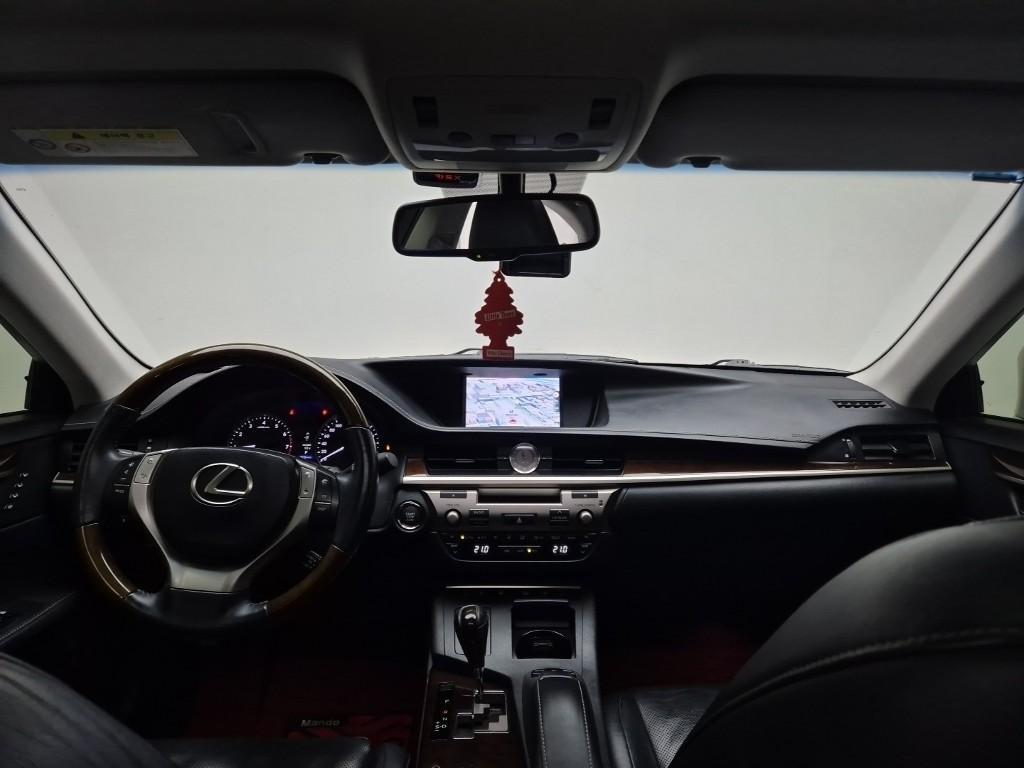 Lexus ES - Vista 5