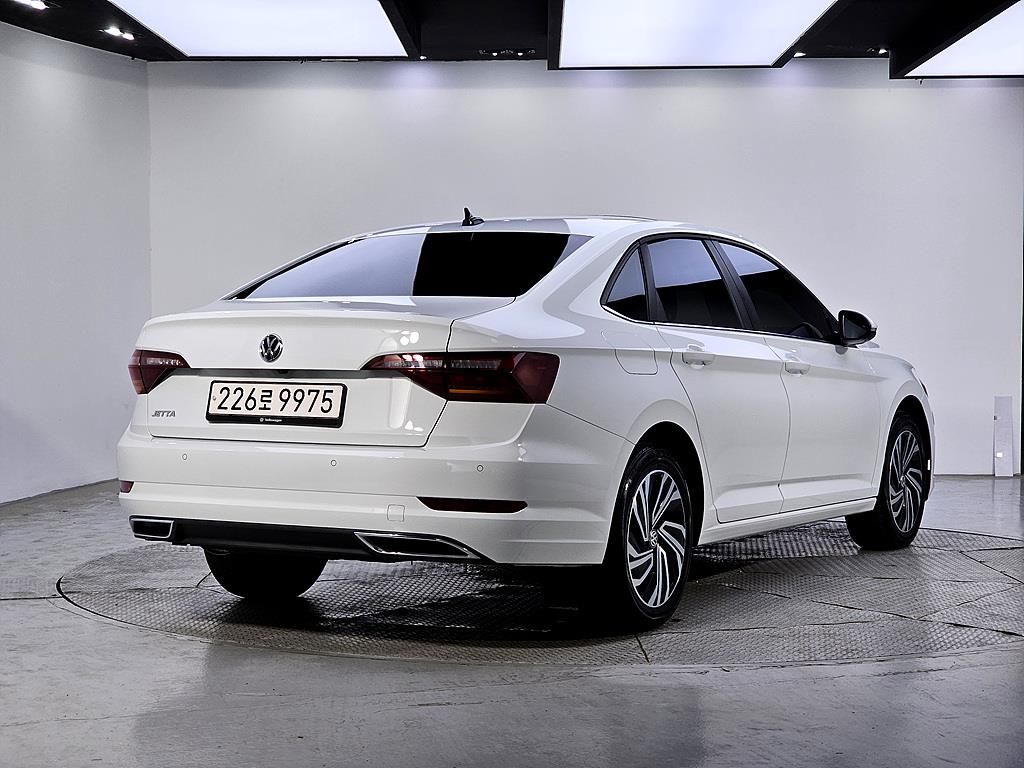 Volkswagen Jetta - Vista 4