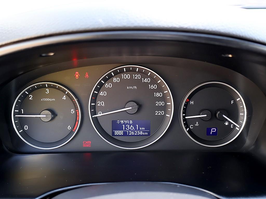 HYUNDAI Starex - Vista 11