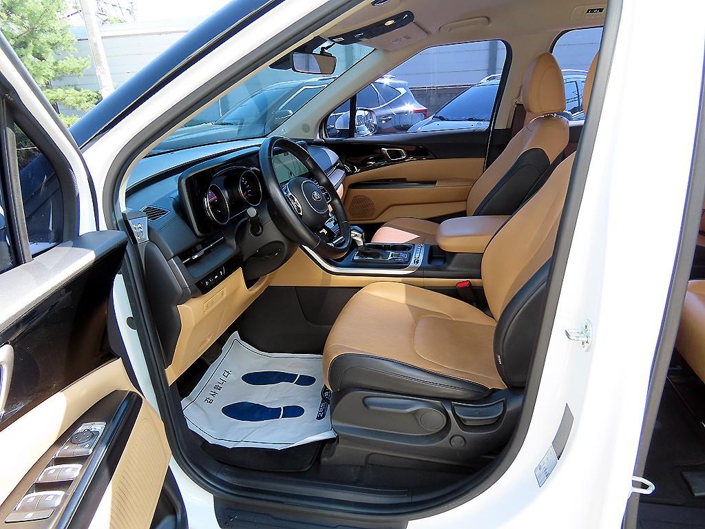 KIA Carnival - Vista 5