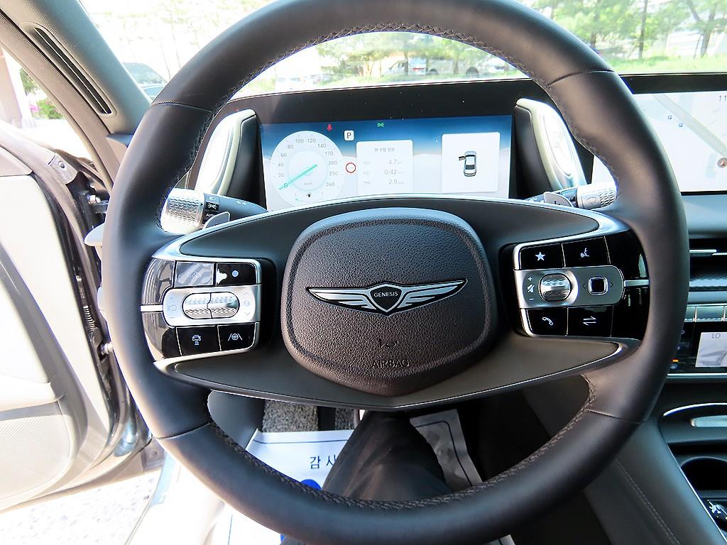 Genesis G90 - Vista 8