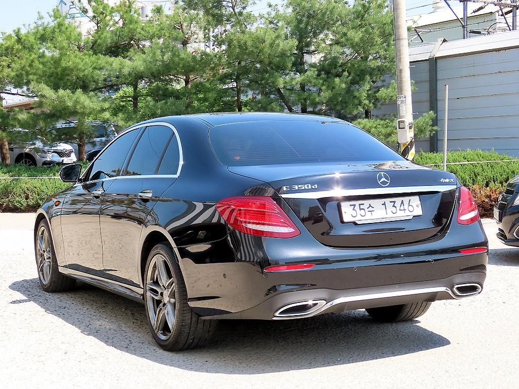 Mercedes Benz E class - Vista 3