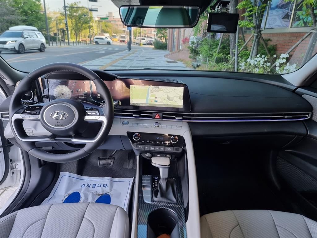 HYUNDAI Avante - Vista 8